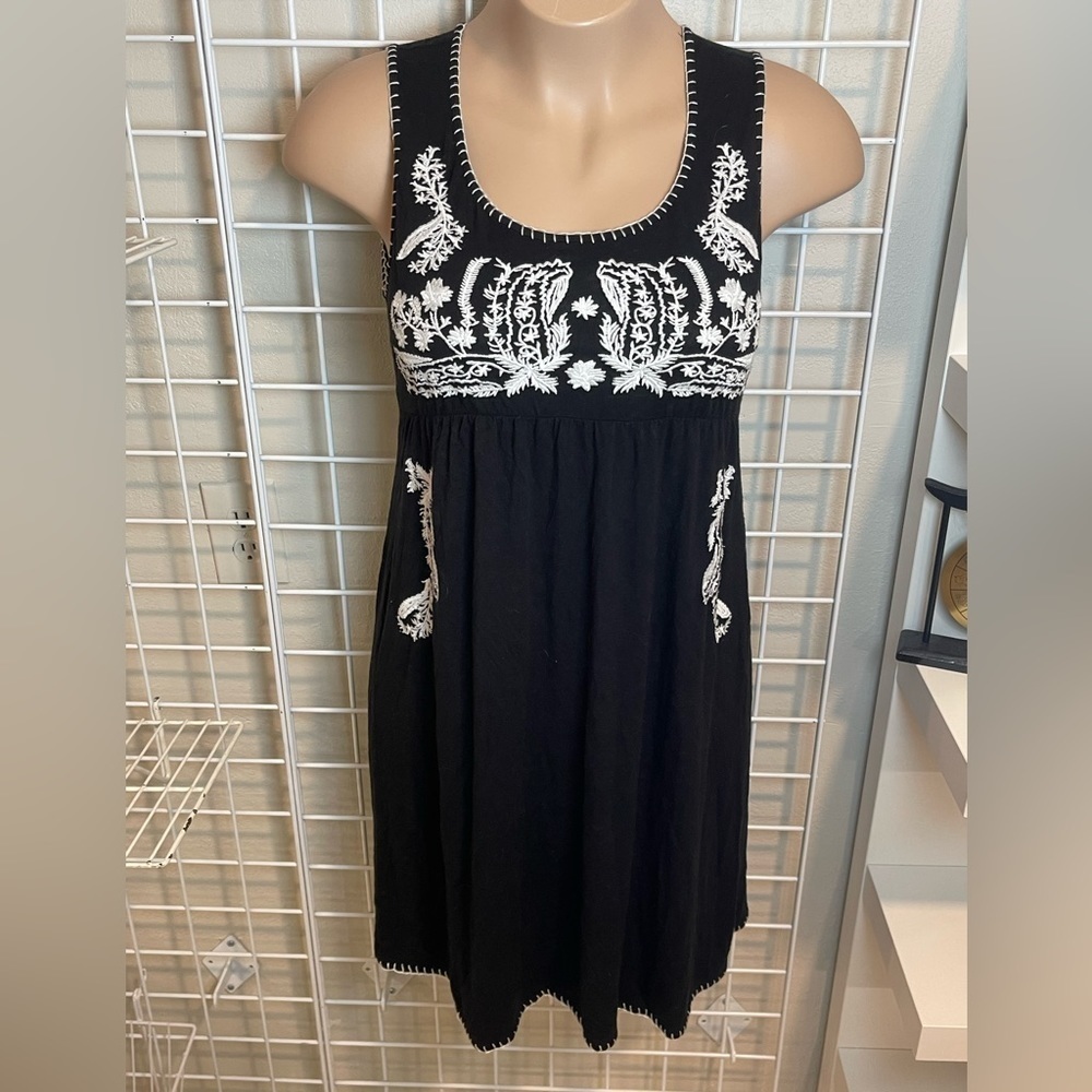 Babydoll dress EMBROIDERED Grace Elements Dress Size M